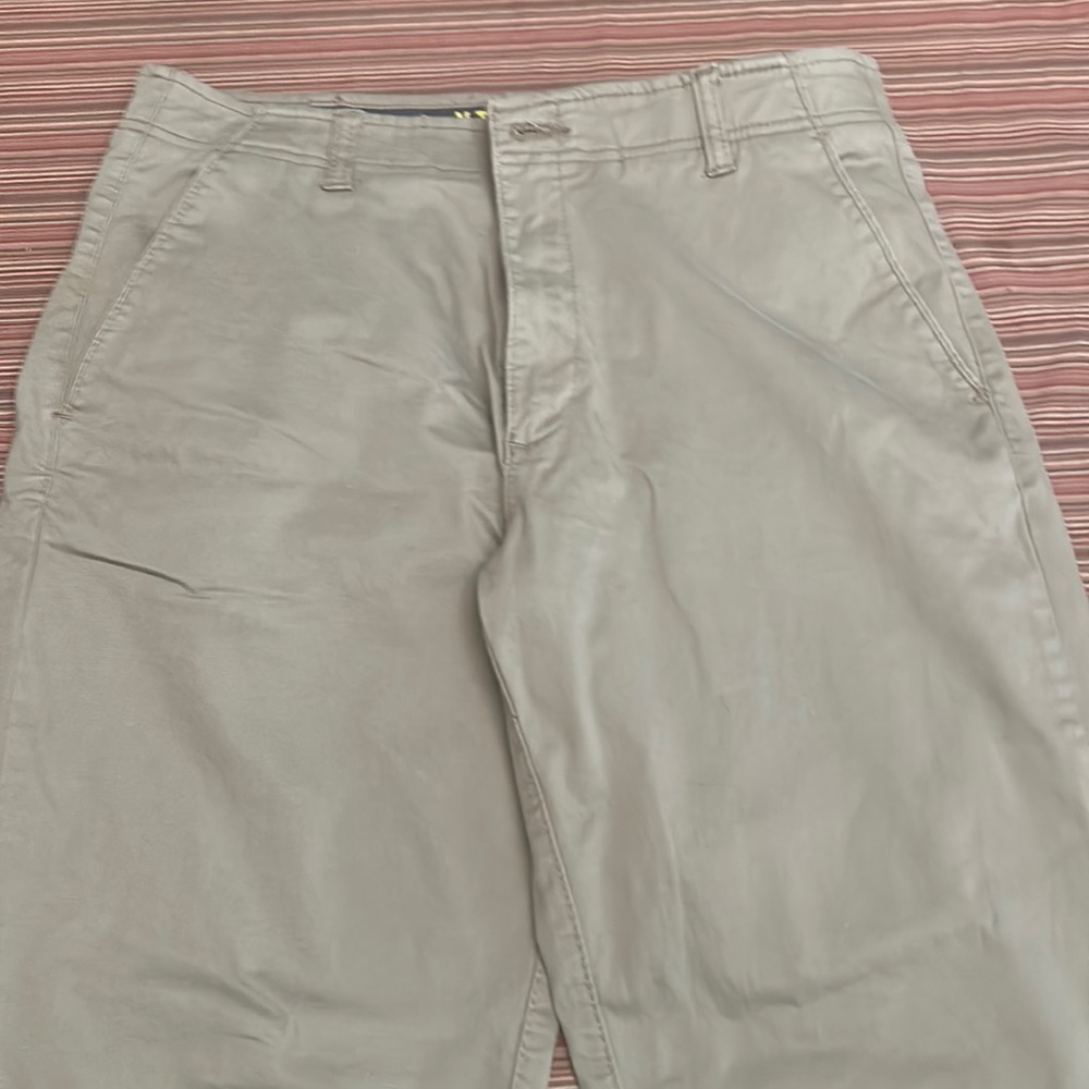 Lee Extreme Comfort men’s khakis 33x32